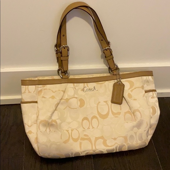 Coach Handbags - Coach purse